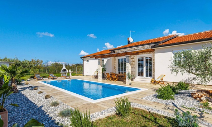 Umag House | Mediterana Loft by Interhome