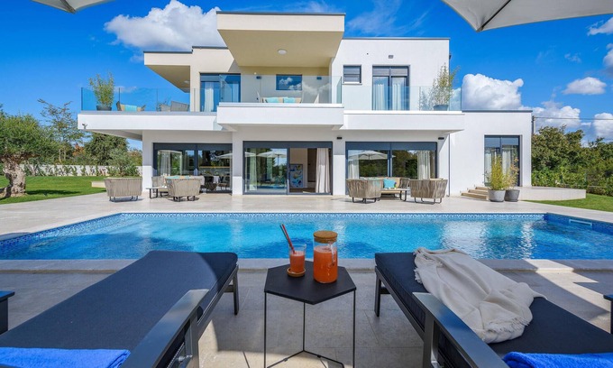 Jehnici House | Nice home in Jehnici with WiFi