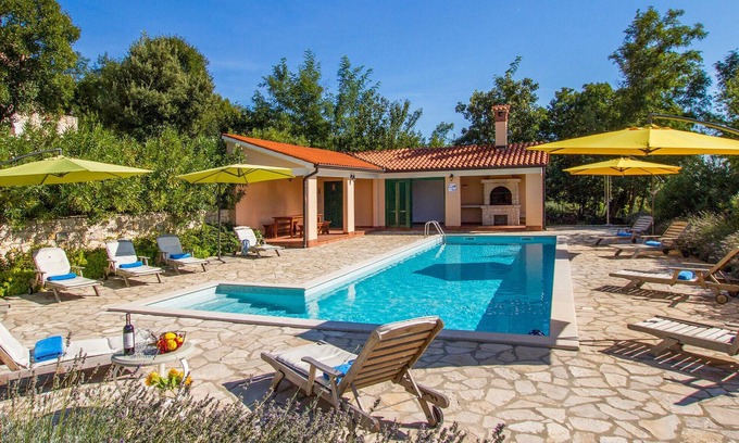 Stanisovi House | Nice home in Koromacno