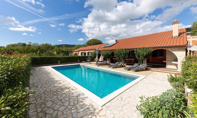 Prapatnica House | Nice home in Prapatnica- Seget