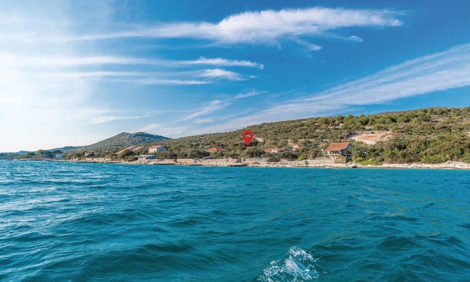 Tkon House | Nice home in Tkon with house sea view