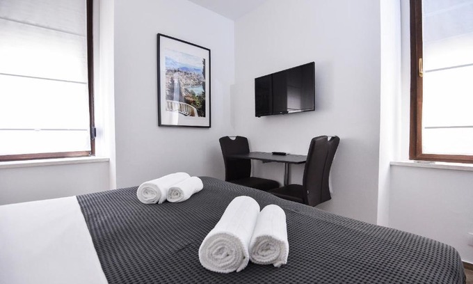 Pula Apartment | Old Town Rooms 1
