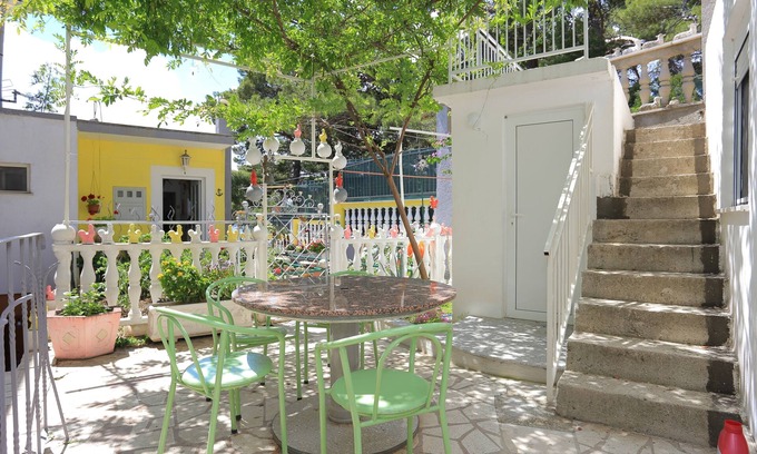Dugi Rat Apartment | One bedroom apartment with terrace and sea view Duće, Omiš (A-18302-a)