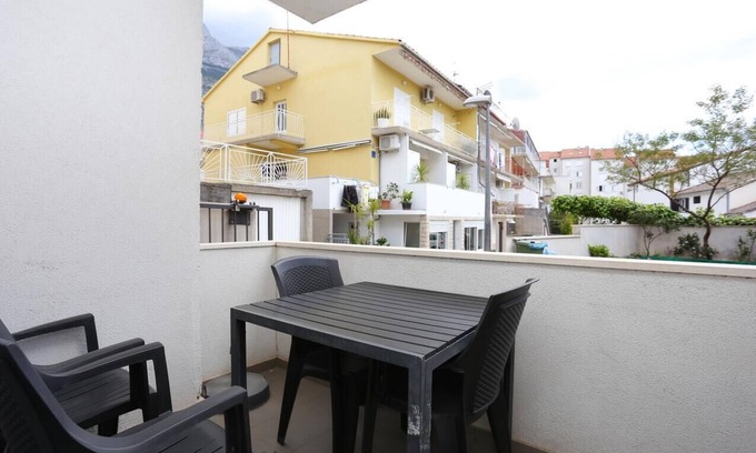Ratac Apartment | One bedroom apartment with terrace Makarska (A-16430-a)
