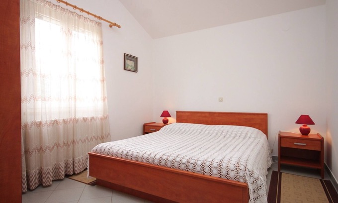 Nerezine Apartment | One bedroom apartment with terrace and sea view Nerezine, Lošinj (A-3451-c)