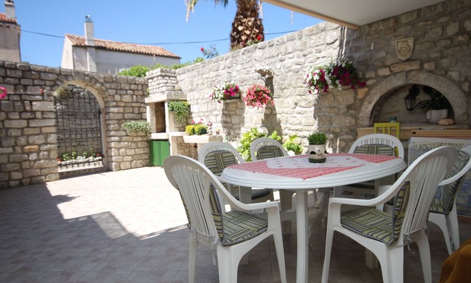 Osor Apartment | One bedroom apartment with terrace Osor, Lošinj (A-8088-a)