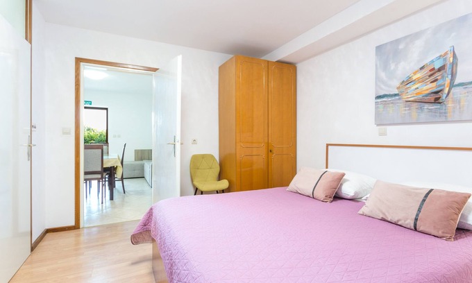 Podstrana Apartment | One bedroom apartment with terrace and sea view Podstrana, Split (A-6072-c)