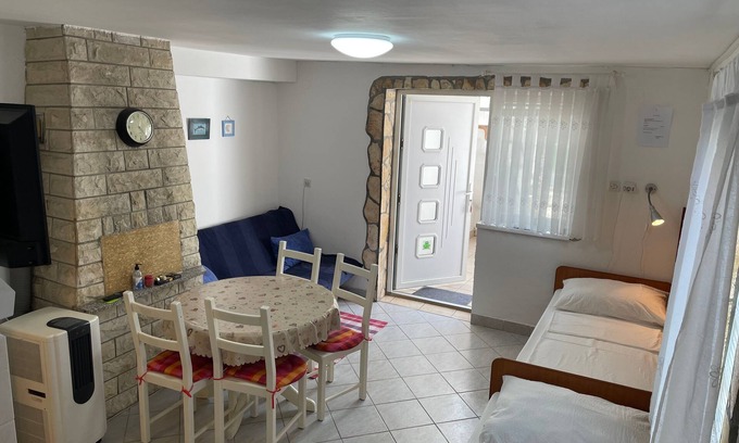 Susica Apartment | One bedroom apartment with terrace Sabunike, Zadar (A-6258-d)