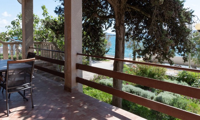Diklo Apartment | One bedroom apartment near beach Zadar - Diklo, Zadar (A-5925-a)