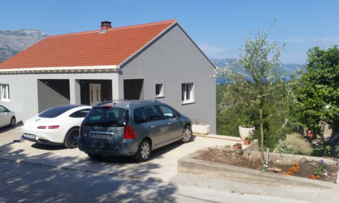 Zrnovo Apartment | One bedroom apartment with terrace and sea view Žrnovo, Korčula (A-16045-a)