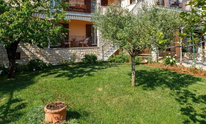 Rovinj Apartment | One bedroom apartment with terrace Rovinj (A-14153-b)