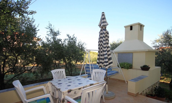 Batalaza Apartment | One bedroom apartment with terrace Ugljan (A-348-b)