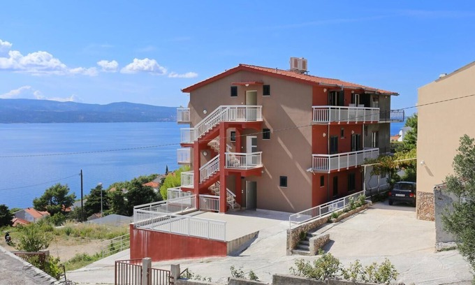 Stanici Apartment | One bedroom apartment with balcony and sea view Stanići, Omiš (A-10324-a)