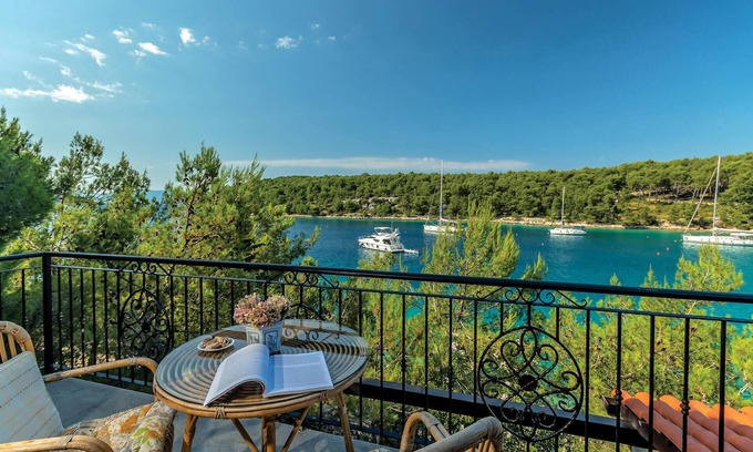 Cove Osibova (Milna) House | Pet friendly home in Milna