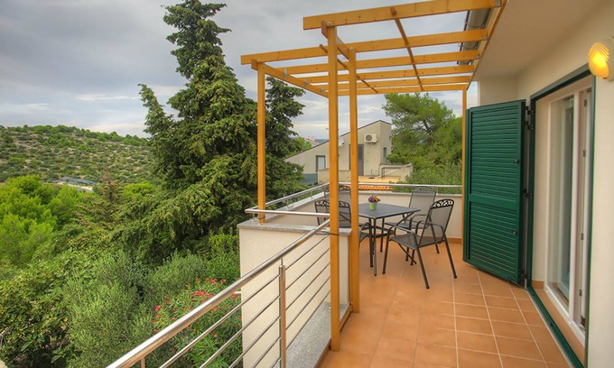 Susica Apartment | Private sea view apartment in Murter - beach, large terrace, parking, wi-fi