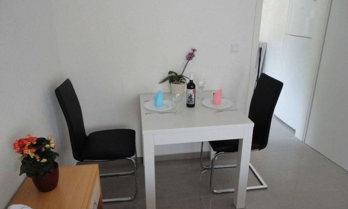 Gdinj Apartment | Sea-view apartment in Island Hvar with terrace
