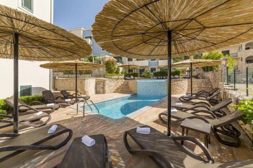 Slatine Apartment | SeaEsta apartment Pool and Beach