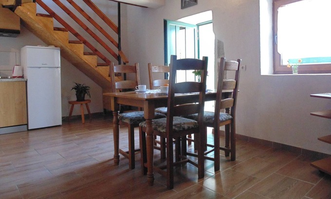 Starigrad House | Snug Holiday Home in Starigrad with Private Garden
