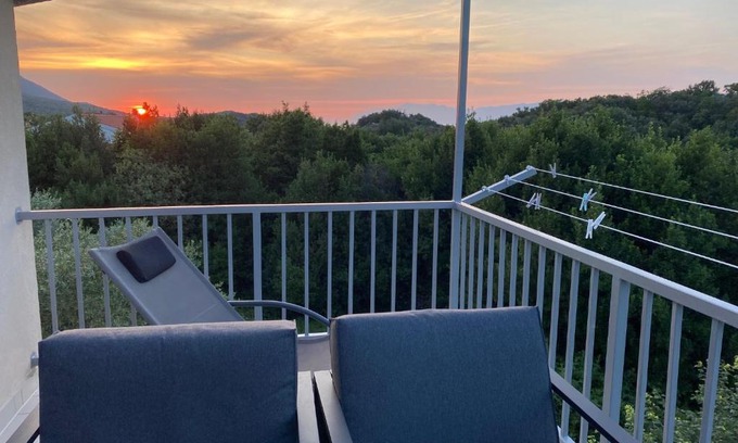 Janjina Apartment | Someplace Apartments