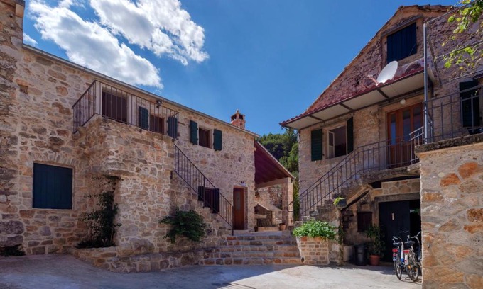 Pitve Villa | Stone Villa Marjan