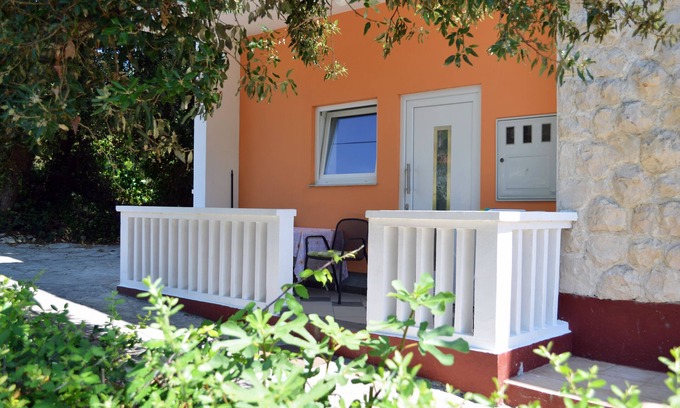 Diklo Apartment | Studio apartment by the sea