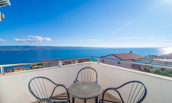 Dugi Rat Apartment | Studio Apartment Chiorich A4 - Dugi Rat