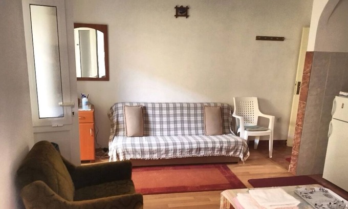 Cove Rogacic Apartment | Studio flat with terrace Vis (AS-8843-b)