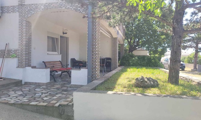 Klenovica Apartment | Studio mit Klimaanlage und Terrasse