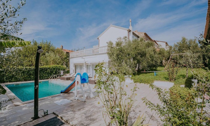 Buje House | Stunning home in Brtonigla