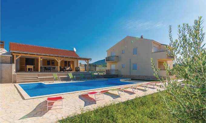 Kakma House | Stunning Home In Kakma With Jacuzzi, Wifi And Outdoor Swimming Pool