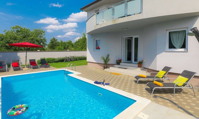 Orbanici House | Stunning private villa for 8 people with private pool, A/C, WIFI, TV, terrace and pets allowed