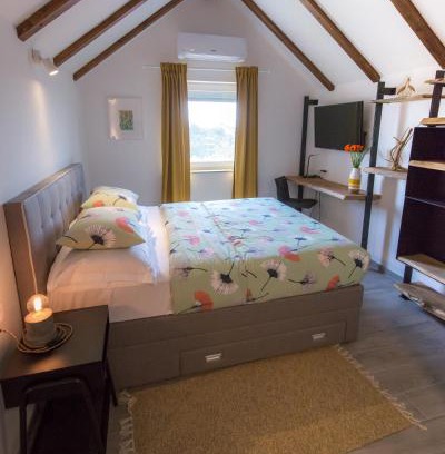 Velika Gorica House | Tara Garden