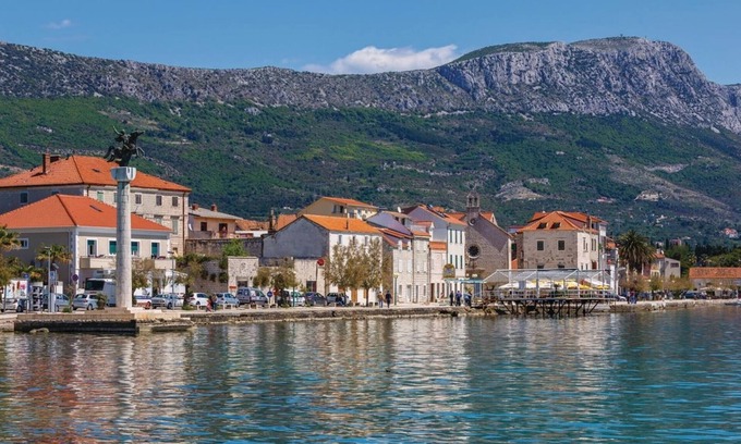 Rudine Apartment | Tranquil and Stylish Apartment Kastel Novi - Studio Apartment with Garden