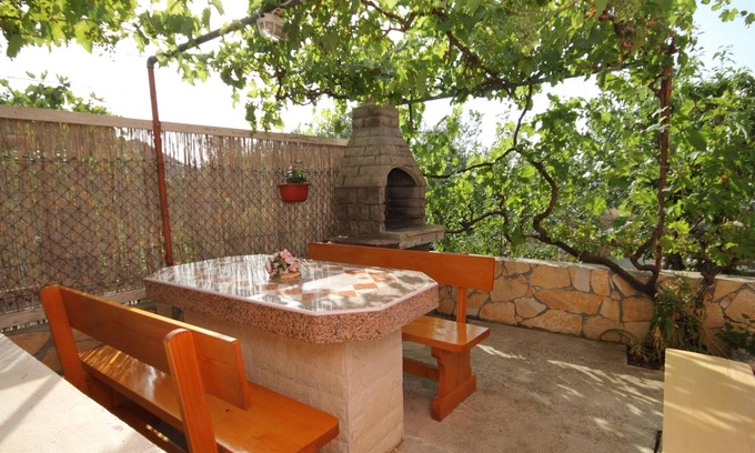 Kukljica Apartment | Two bedroom apartment with terrace Kukljica, Ugljan (A-8277-a)