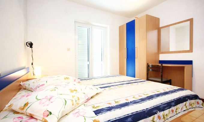 Lumbarda Apartment | Two bedroom apartment near beach Lumbarda, Korčula (A-4440-c)