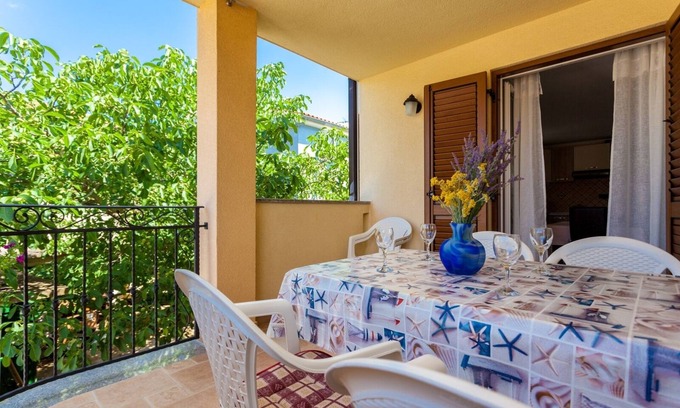 Porat Apartment | Two bedroom apartment with terrace Porat, Krk (A-20441-a)