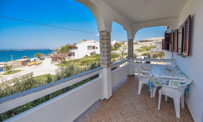 Kustici Apartment | Two bedroom apartment near beach Kustići, Pag (A-6353-a)