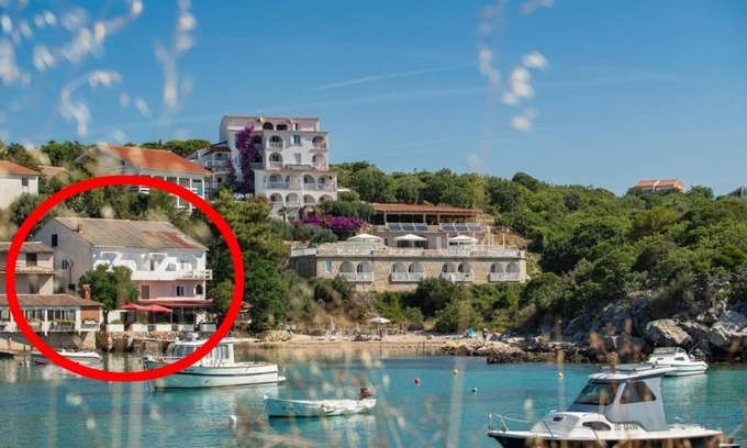Potocnica Apartment | Two bedroom apartment near beach Potočnica, Pag (A-222-b)