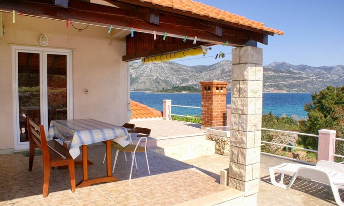 Kneza Apartment | Two bedroom apartment near beach Kneža, Korčula (A-167-c)