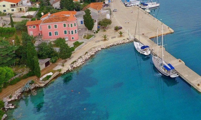 Molat Apartment | Two bedroom apartment near beach Molat (A-23086-a)