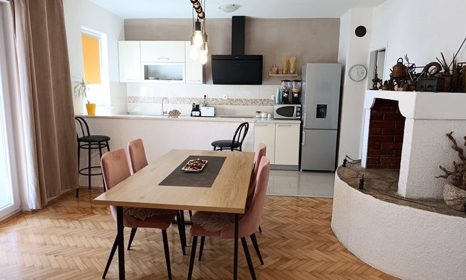 Diklo Apartment | Two bedroom apartment with terrace and sea view Zadar - Diklo, Zadar (A-16369-b)