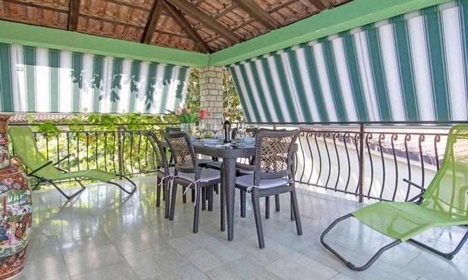 Banjole Apartment | Two bedroom apartment with terrace Banjole, Pula (A-17097-b)