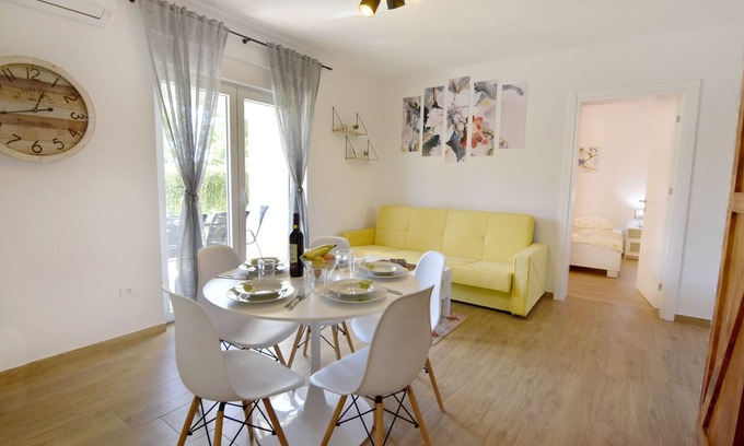 Cepljani Apartment | Two bedroom apartment with terrace Čepljani, Umag (A-23565-a)