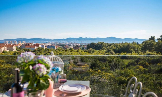 Zadar Apartment | UNIQUE LUXURY APARTMENT MILA WITH SEA VIEW