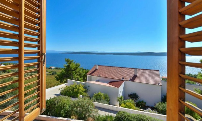 Zavala House | Vacation home Margarita (HRV252) in Hvar/Kalober - 9 persons, 3 bedrooms