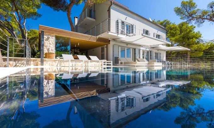 Hvar Villa | Villa ∙ 10 bedrooms ∙ 20 guests