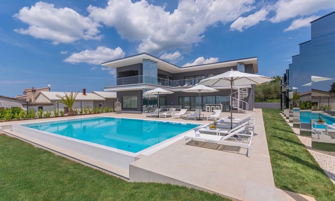 Kastelir Villa | Villa ∙ 10 bedrooms ∙ 20 guests