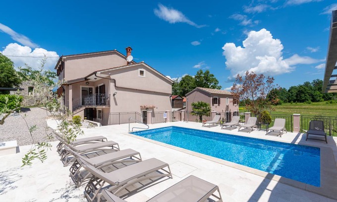 Pican Villa | Villa ∙ 6 bedrooms ∙ 12 guests