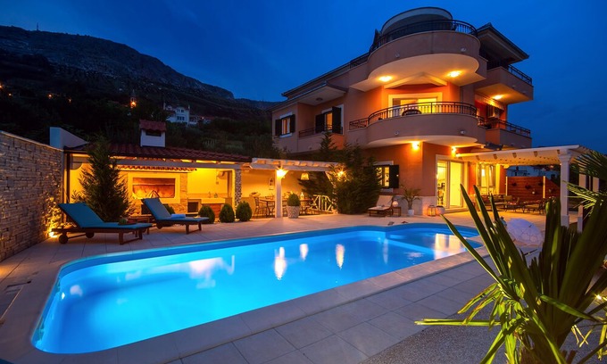 Mravince Villa | Villa ANITA with private pool, gym, 6 bedrooms, sea view