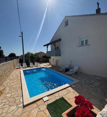 Lovinac Villa | Villa Ariane